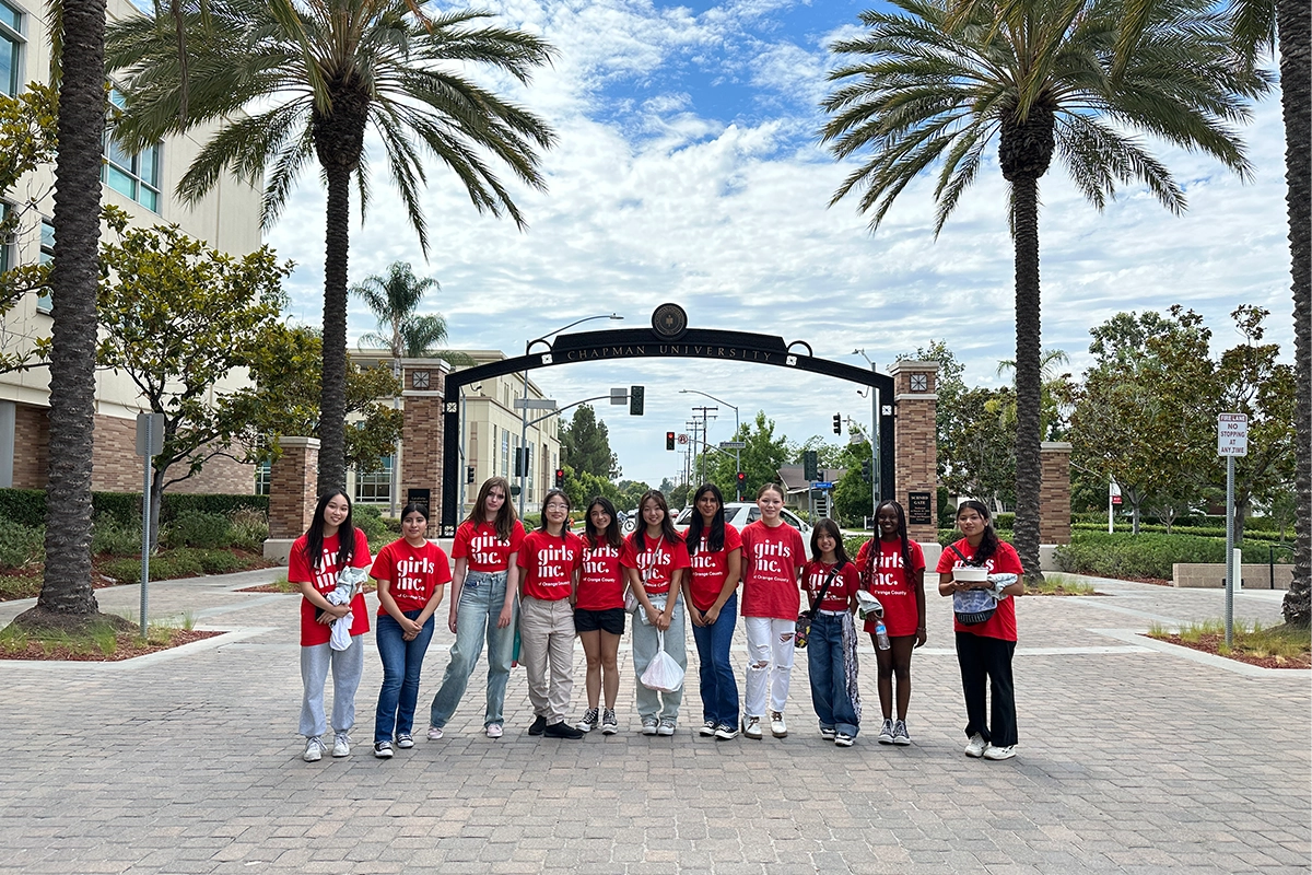 group-of-girls-on-chapman-campus